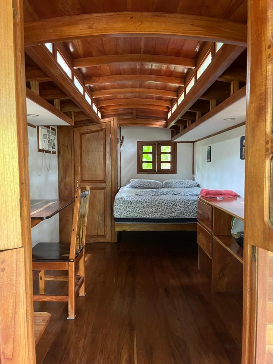Gypsy Wagons Hotel Pavones  Eksteriør billede