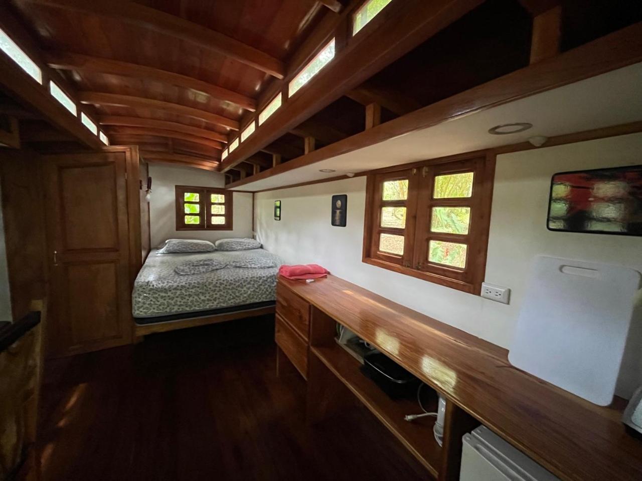 Gypsy Wagons Hotel Pavones  Eksteriør billede