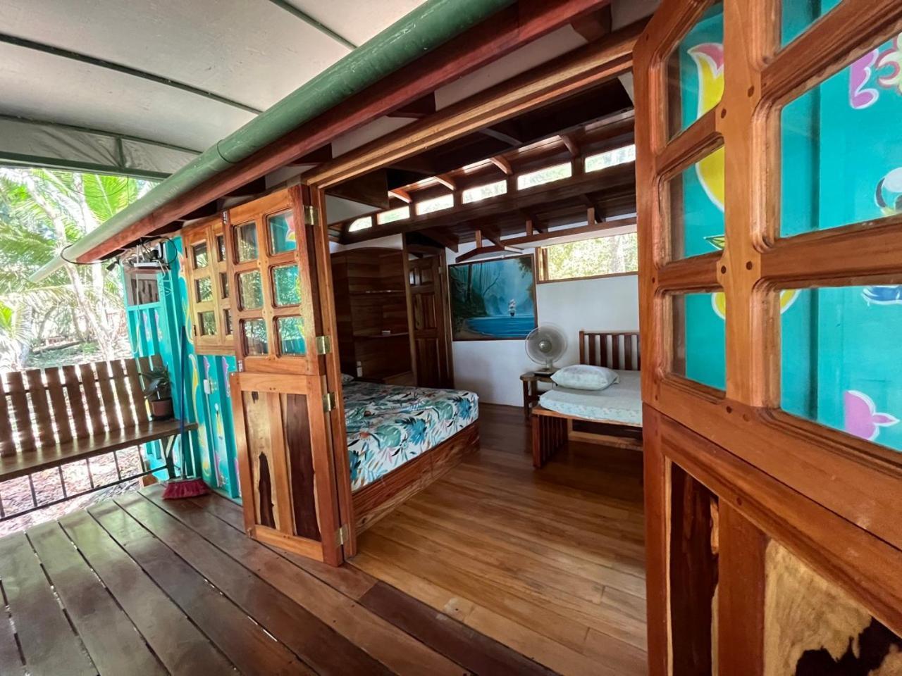 Gypsy Wagons Hotel Pavones  Eksteriør billede